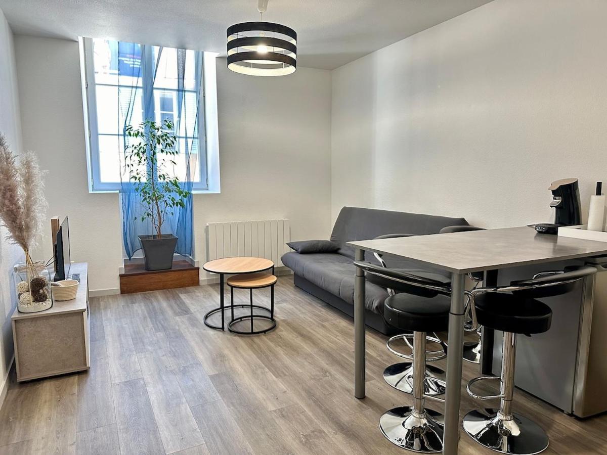 Appartement Calme Au Coeur De La Ville Лон-ле-Сонье Экстерьер фото